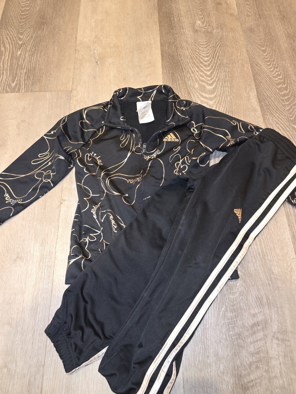 Adidas track jacket/top Size 5 Little Girl